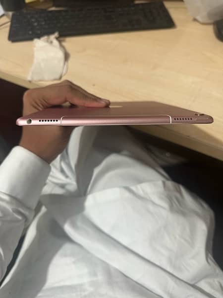 iPad Pro 9.7 inches cellular 5