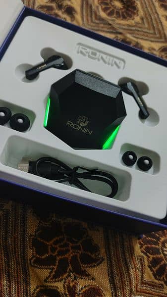 ronin r-860 airpods 1