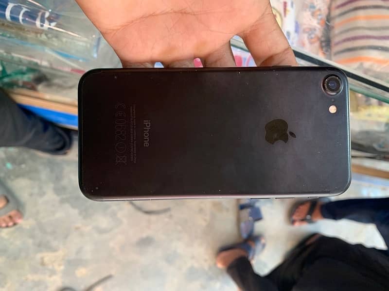 I phone 7 128gb pta approved urgent for sale 3