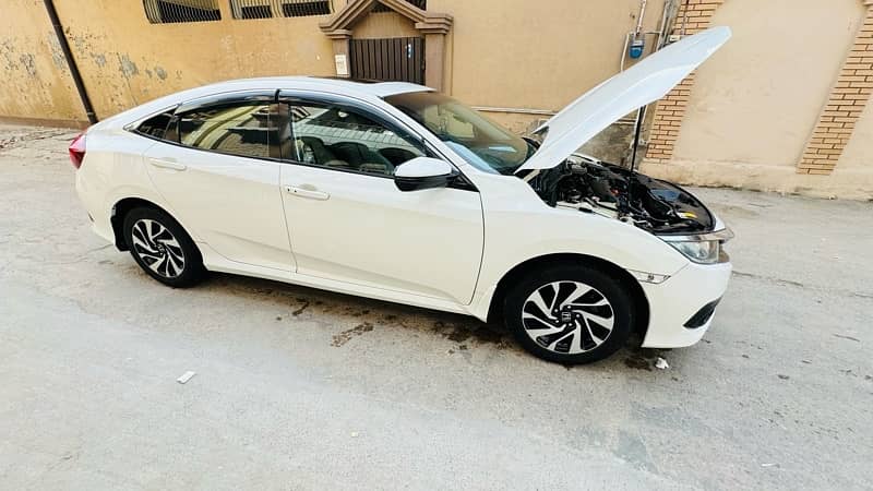 Honda Civic CVT 2016 UG Full option Total Genuine 15