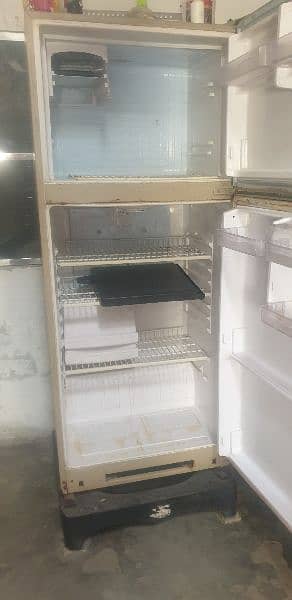 wawes frige for sale 4