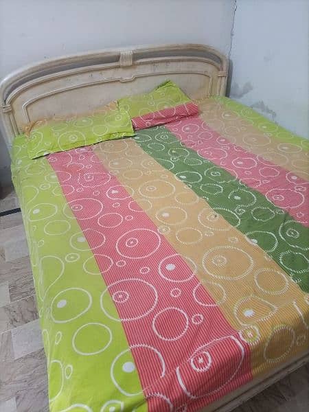 dico king size bed selling 1