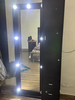 Dressing Table With Light Mirror for Sale