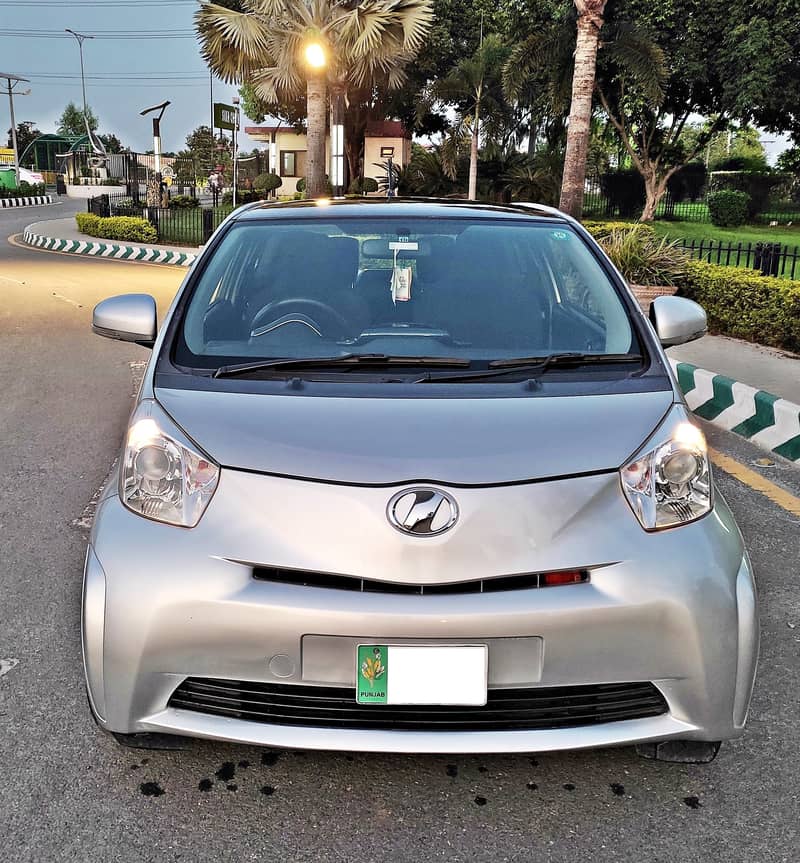 Toyota iQ 2012 4