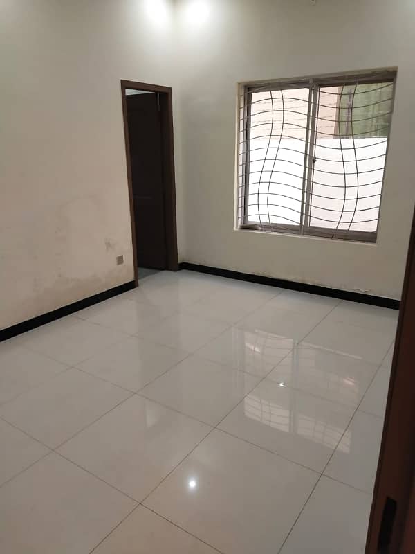 10 marla beautiful house available for sale in wapda town 9