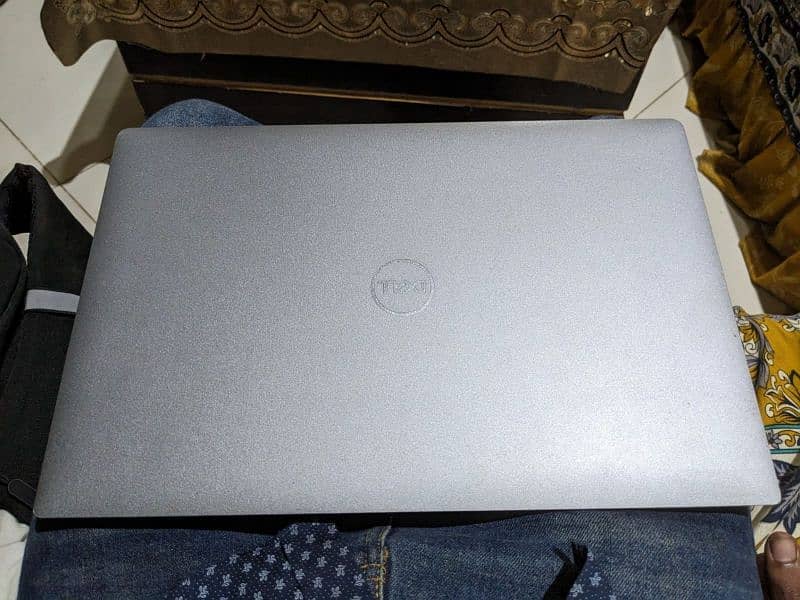 Dell Precision 5540 2