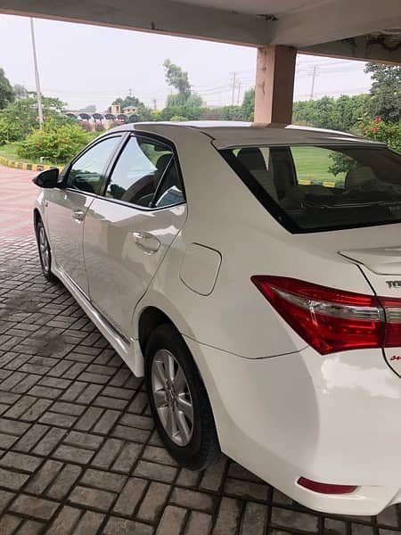 Toyota Corolla Altis 2015 5