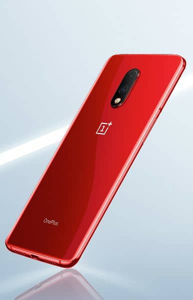 OnePlus 7 mobile and charger Snapdragon 855 6