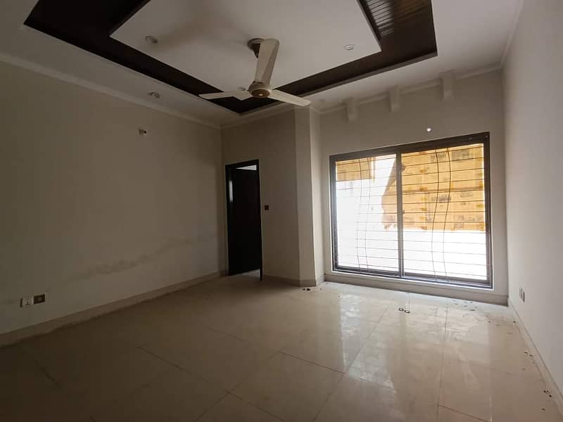 10Marla Full Luxury House Available For Rent in M Block LDA Avenue1 Lahore 5