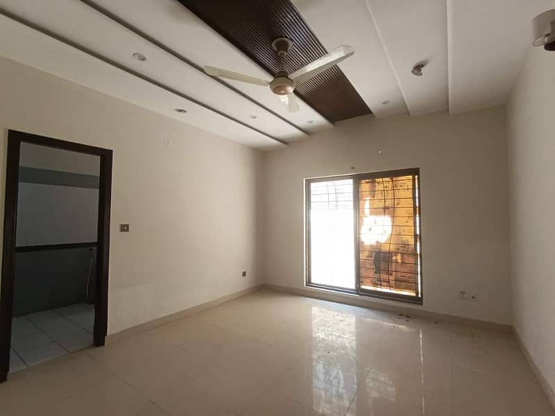 10Marla Full Luxury House Available For Rent in M Block LDA Avenue1 Lahore 8