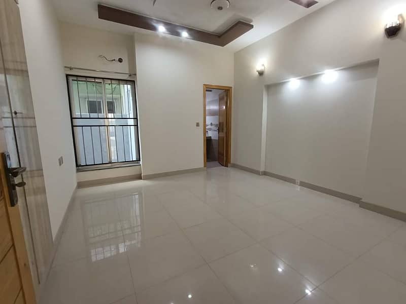 10Marla New Lower Portion Available For Rent in Gulbahar Block Bahria Town Lahore 2