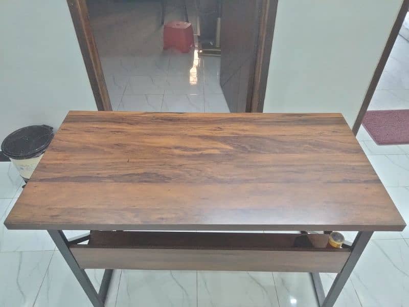 Wooden Aluminium Table 2