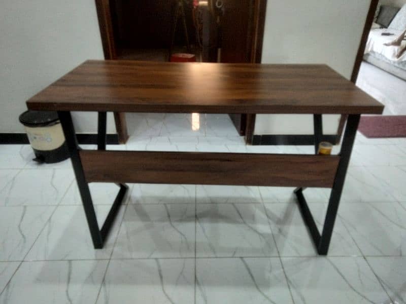 Wooden Aluminium Table 3