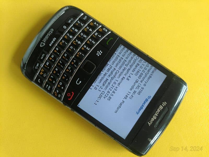 Blackberry Bold 2 (9700) QWERTY Keypad Official PTA Approved 3