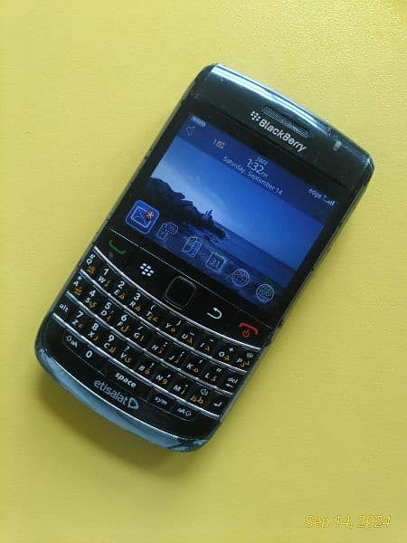 Blackberry Bold 2 (9700) QWERTY Keypad Official PTA Approved 5