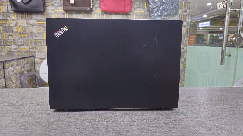 Lenovo thinkpad E595 Ryzen 5 3500U 10 th Generation 2gb Vega 8 card 6