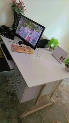 computer table