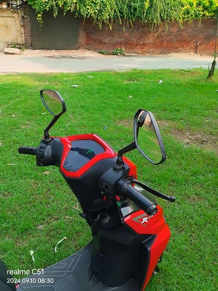 Electric Scooty urgent sale 7