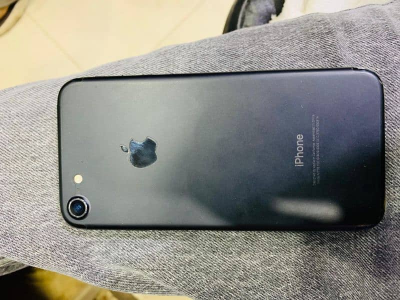 iphone 7 /128GB pta approved 4