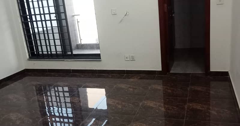 17 Marla Hot Location Luxury House Available for sale In Eden City Lahore 9