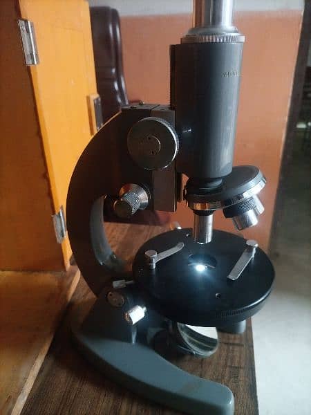 microscopes  available 3