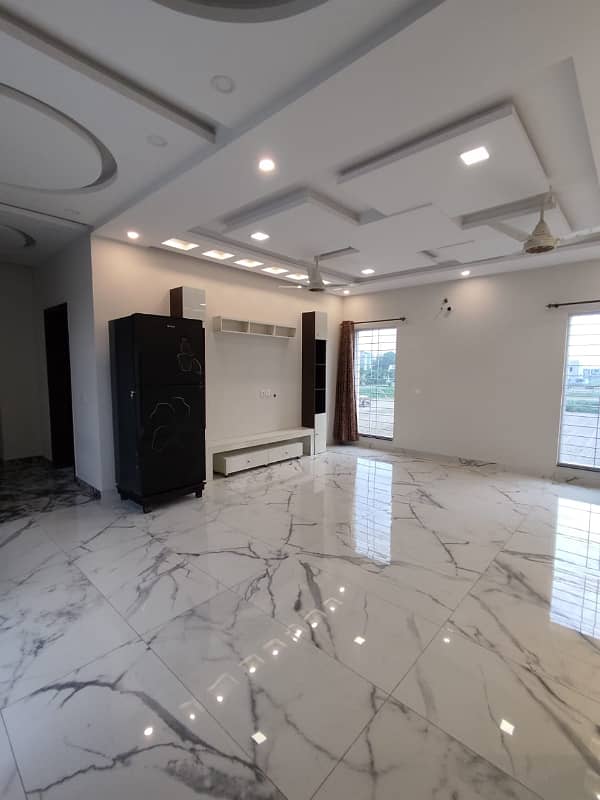 Near To Park 01 Kanal Well Maintained Used House Is Available For Sale In DHA Phase-3 Lahore 1