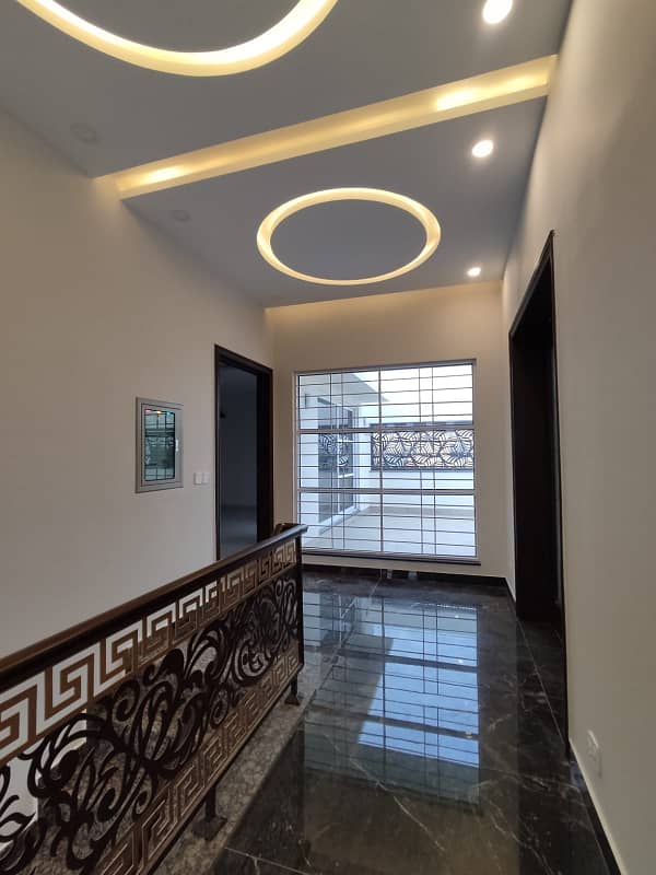 Near To Park 01 Kanal Well Maintained Used House Is Available For Sale In DHA Phase-3 Lahore 3