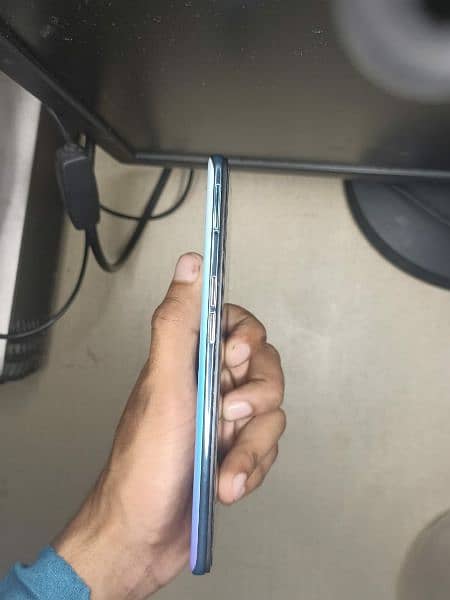 Oppo F15 8 / 256 Lush Condition 3