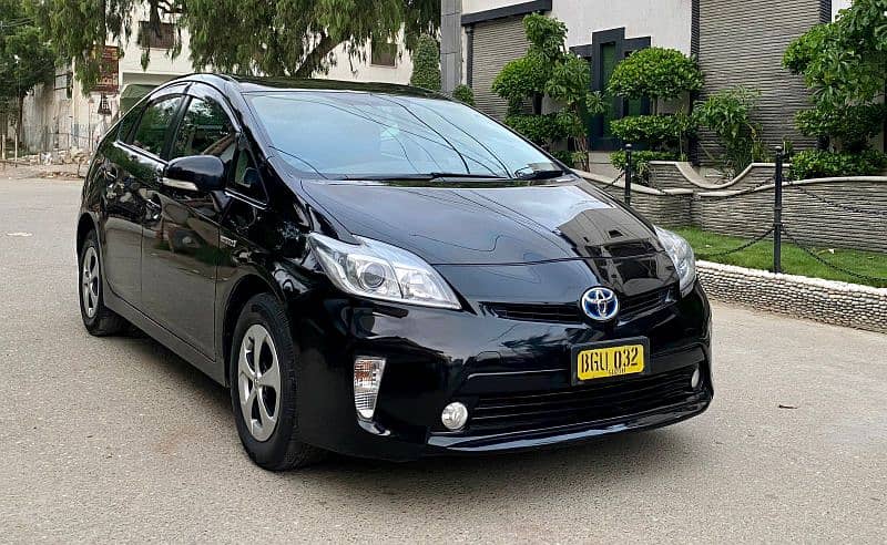 Toyota Prius 2013 1