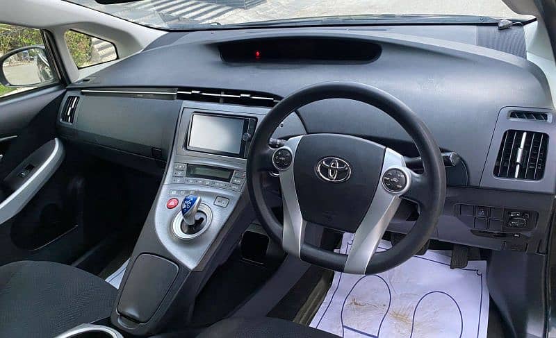 Toyota Prius 2013 6