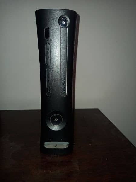 XBOX 360 1 TERA BITE MEMORY 200 GAMES 2 wireless controllers 1