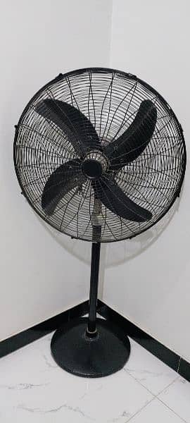 pedestal fan in excellent condition 0