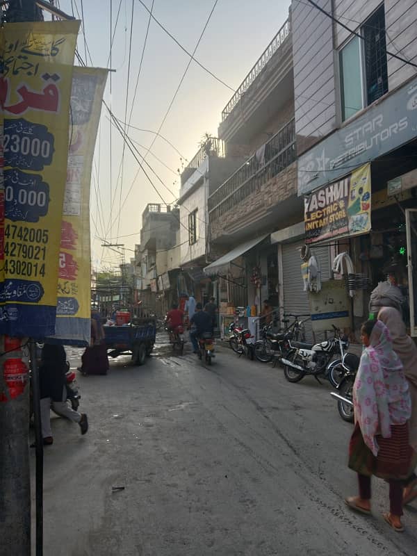 135 Sqft 7.5X18 Ground Floor Shop for Sale in Amina Plaza Al Hamd Colony, Ichrah Lahore 1