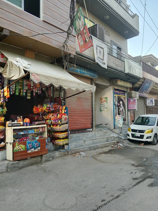 135 Sqft 7.5X18 Ground Floor Shop for Sale in Amina Plaza Al Hamd Colony, Ichrah Lahore 2