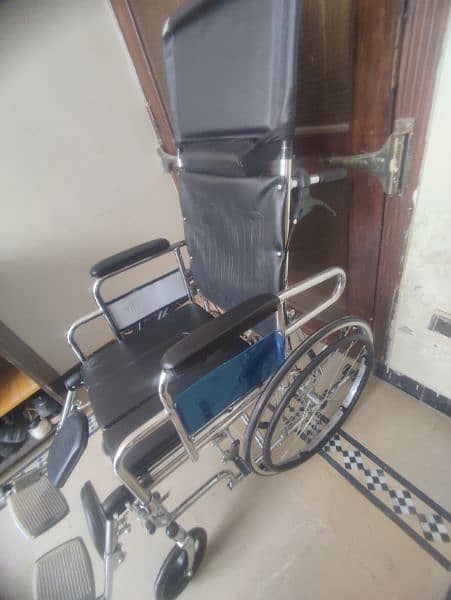 new wheel chair with complete accessories 3