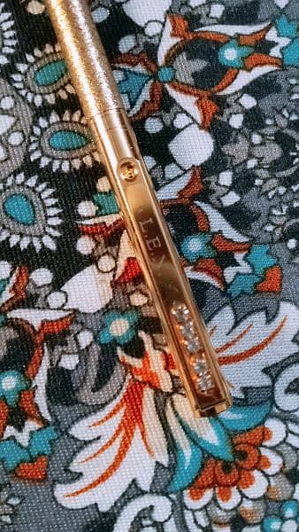 Beautiful golden shining diamonds pen 0