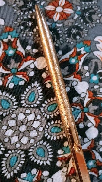 Beautiful golden shining diamonds pen 4