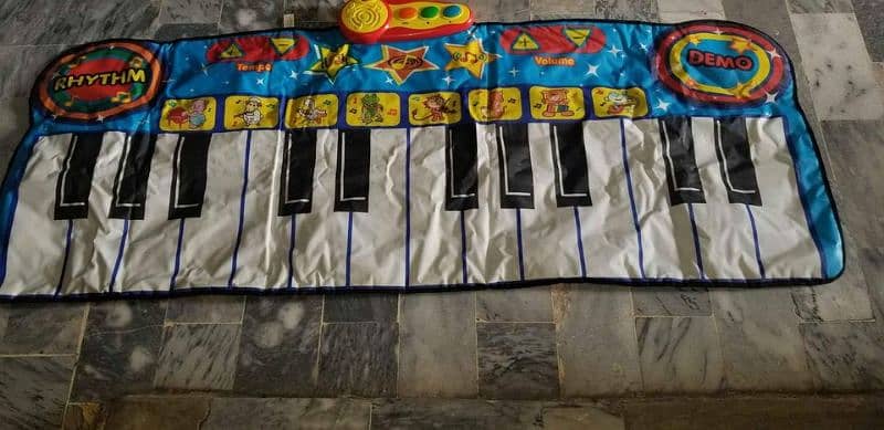 Little Virtuoso Romping Stomping Piano Mat: 1