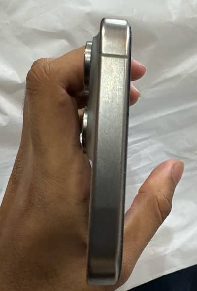 Iphone 15 pro max Natural Titanium 512 gb 4