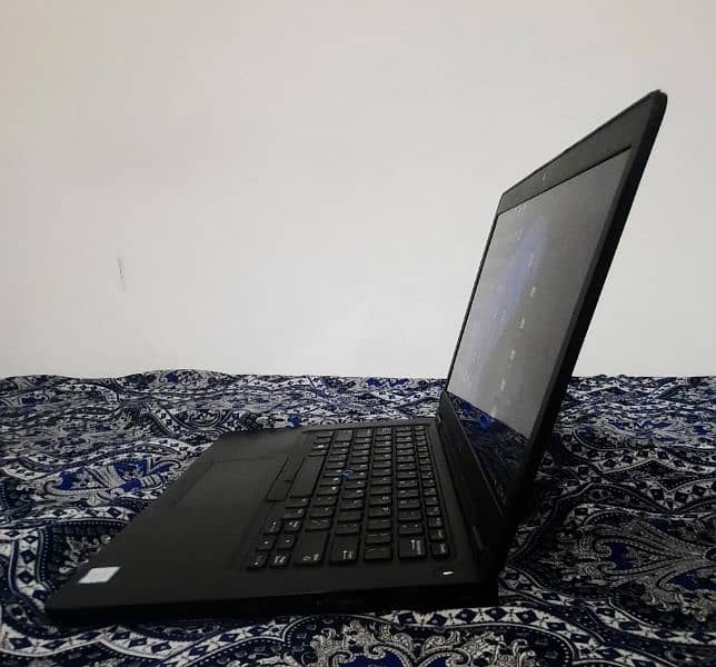 Dell i7-8850H Hexacore / 2GB NVIDIA Graphics/ Touch screen 9