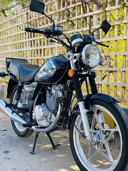 Suzuki GS150SE 2022 Model Golden Number 1