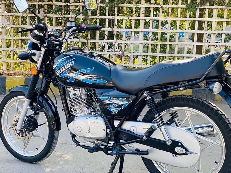 Suzuki GS150SE 2022 Model Golden Number 3