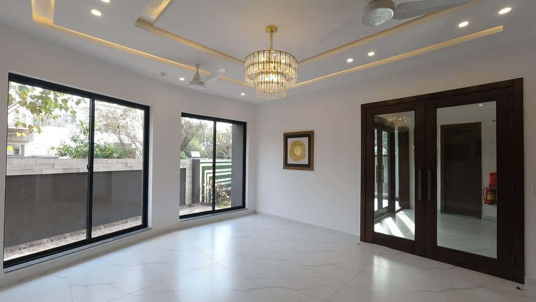 12 Marla House For Sale In AA Block Phase 4 DHA Defence Lahore. 6