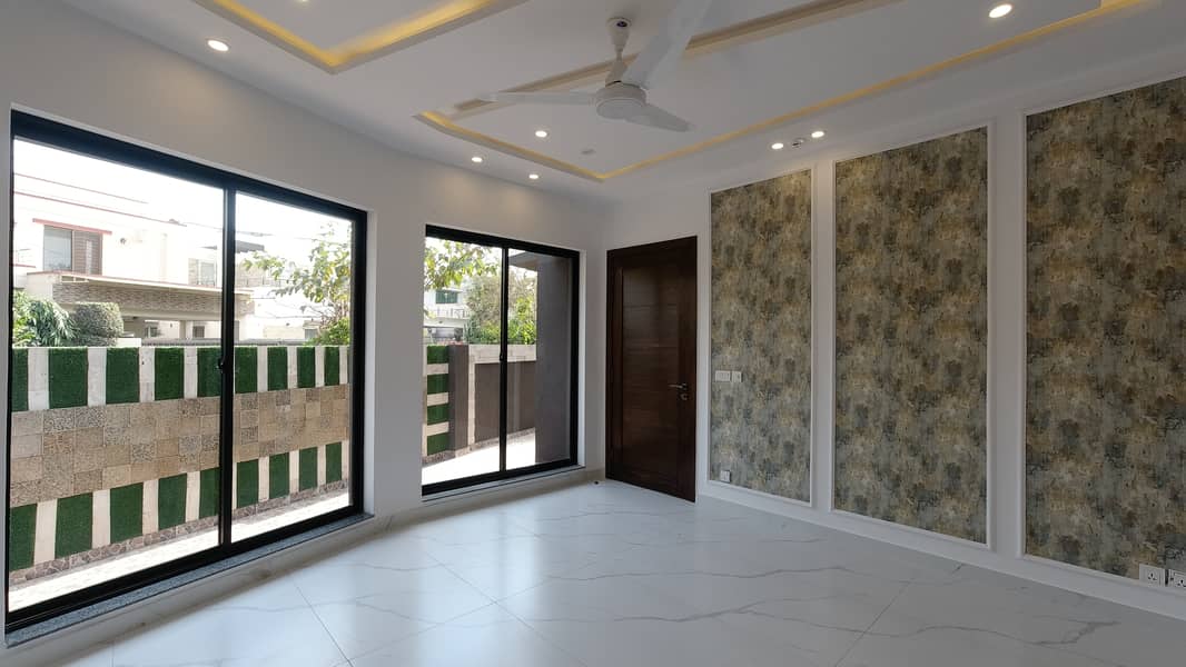 12 Marla House For Sale In AA Block Phase 4 DHA Defence Lahore. 12