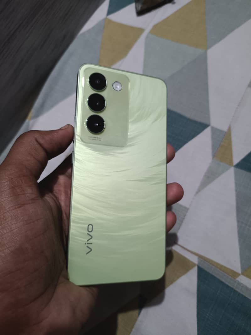 For Sale: Brand New Vivo Y100 (8+8GB RAM | 256GB Storage) 3