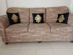 Urgent sell 5seater sofa set (free wooden table) / like brand new