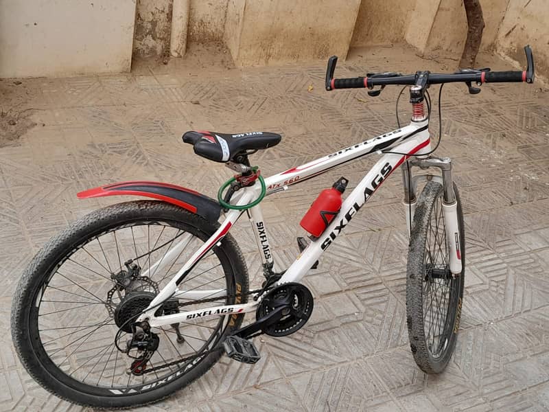 BYCYCLE IN GOOD CONDITION ALMOST NEW 10