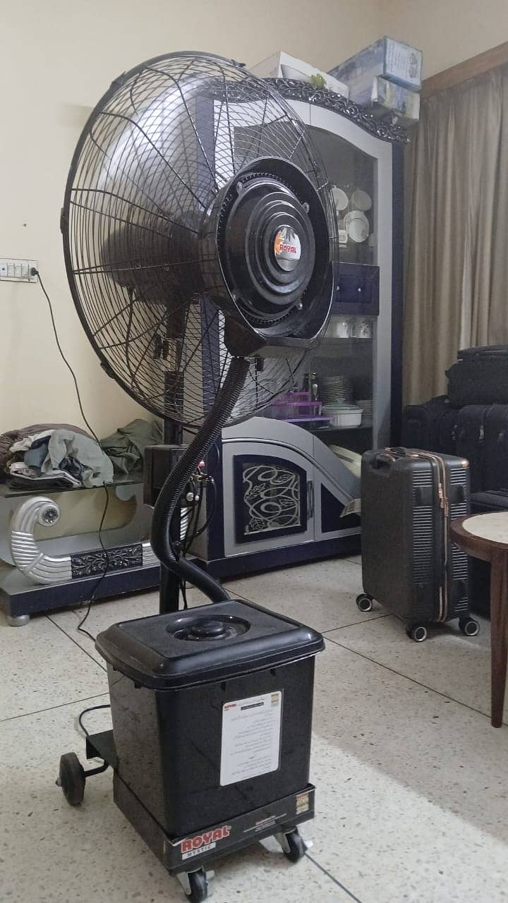 Royal Fans Misting Fan/Pedestal Fan – Excellent Condition 2