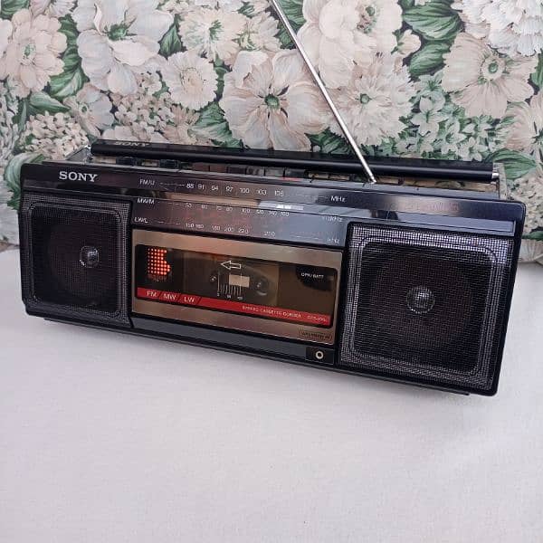 Sony Tape recorder & 3 Band Radio 0