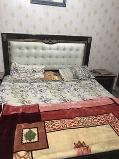 bed set with 1 king size bed,2 side tables,1 Chester,1 dressing table